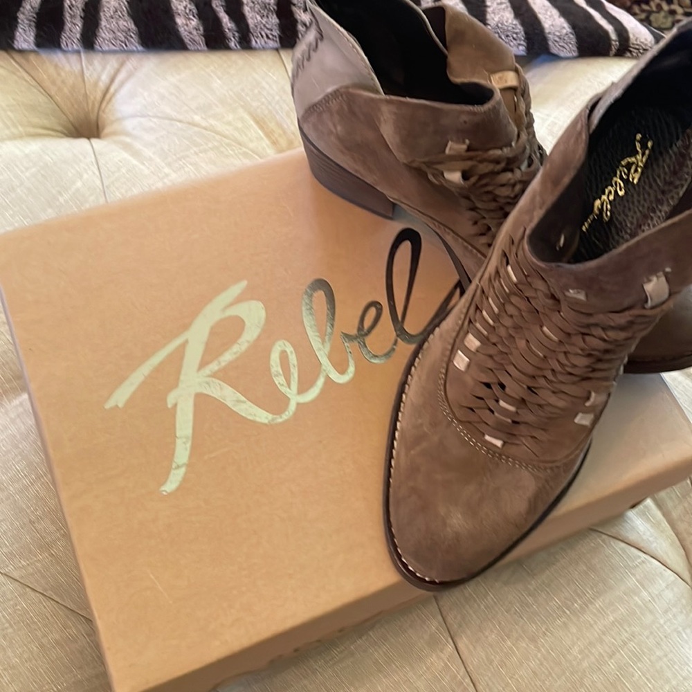 Rebels Brown Booties - image 1